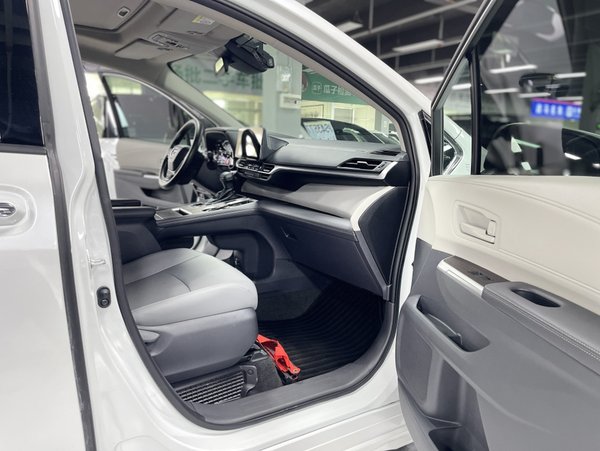 Toyota Granvia 2024, 31900 км, за 34970 USD - фото 25