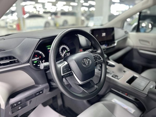 Toyota Granvia 2024, 31900 км, за 34970 USD - фото 17