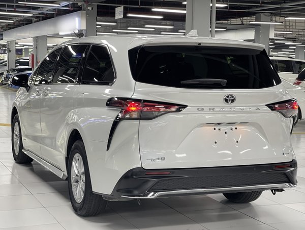 Toyota Granvia 2024, 31900 км, за 34970 USD - фото 6