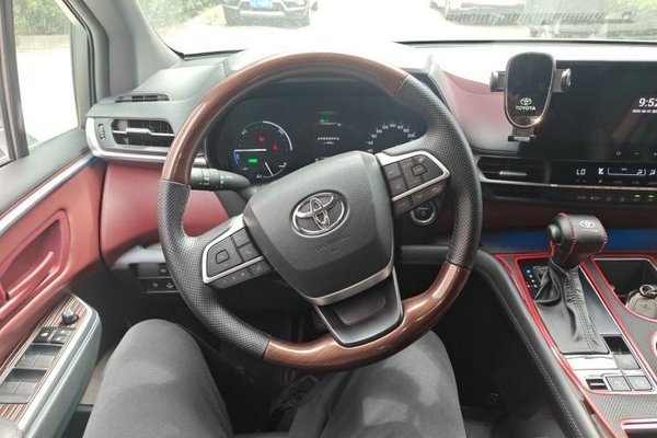Toyota Granvia 2024, 43900 км, за 34813 USD - фото 9