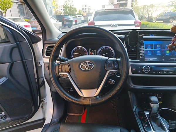 Toyota Highlander 2018, 104400 км, за 18418 USD - фото 11