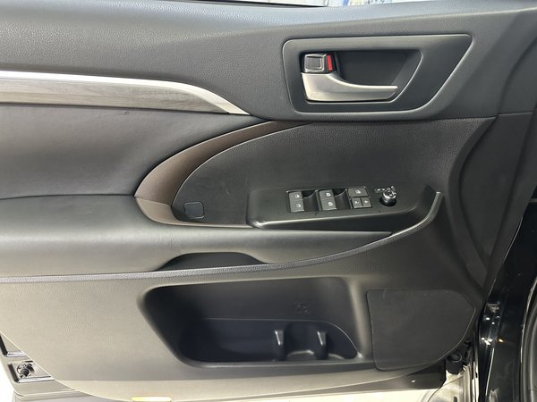Toyota Highlander 2021, 23300 км, за 31097 USD - фото 30