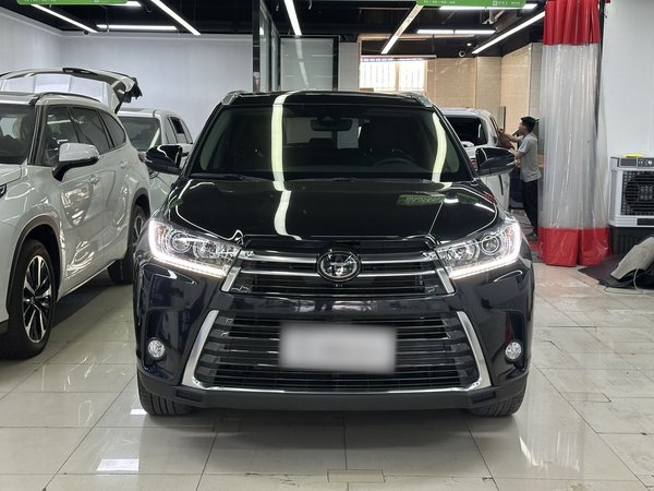 Toyota Highlander 2021, 23300 км, за 31097 USD