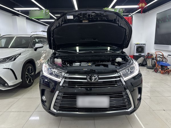 Toyota Highlander 2021, 23300 км, за 31097 USD