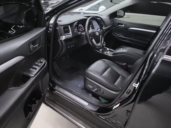 Toyota Highlander 2021, 33400 км, за 24881 USD - фото 19