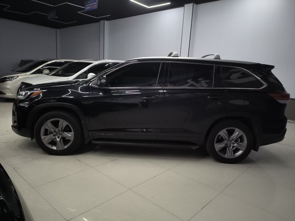 Toyota Highlander 2021, 33400 км, за 24881 USD