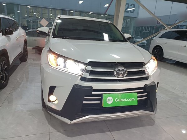 Toyota Highlander 2021, 66100 км, за 23107 USD