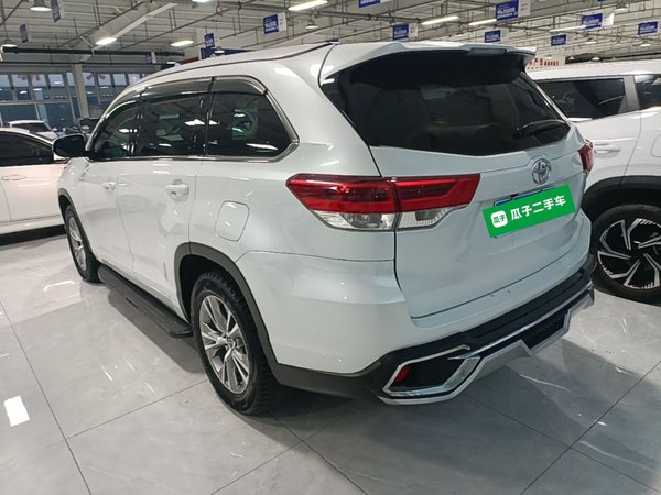 Toyota Highlander 2021, 66100 км, за 23107 USD