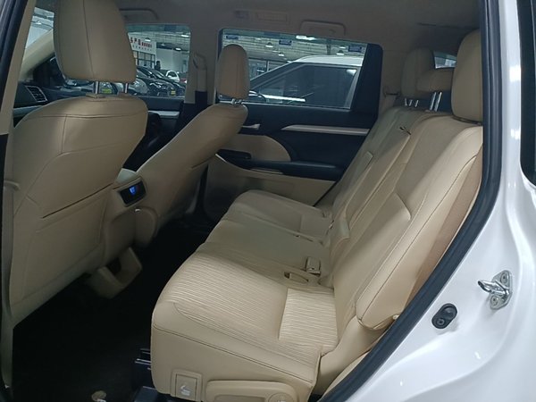 Toyota Highlander 2021, 66100 км, за 23107 USD - фото 20