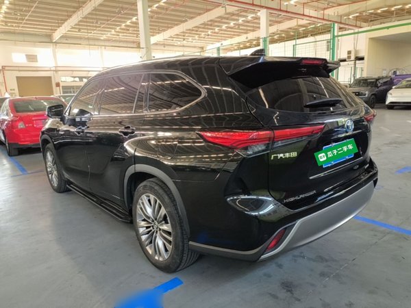 Toyota Highlander 2023, 25200 км, за 32753 USD