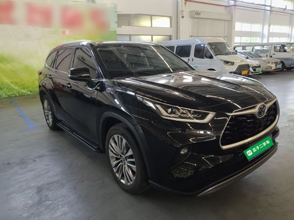Toyota Highlander 2023, 25200 км, за 32753 USD