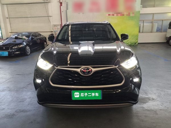 Toyota Highlander 2023, 25200 км, за 32753 USD