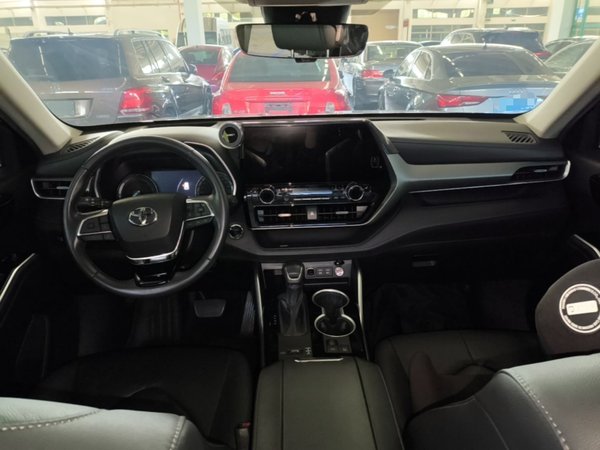Toyota Highlander 2023, 25200 км, за 32753 USD - фото 13