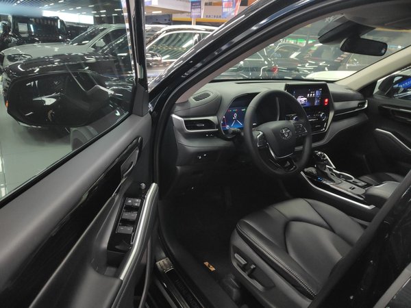 Toyota Highlander 2024, 25600 км, за 32511 USD - фото 20