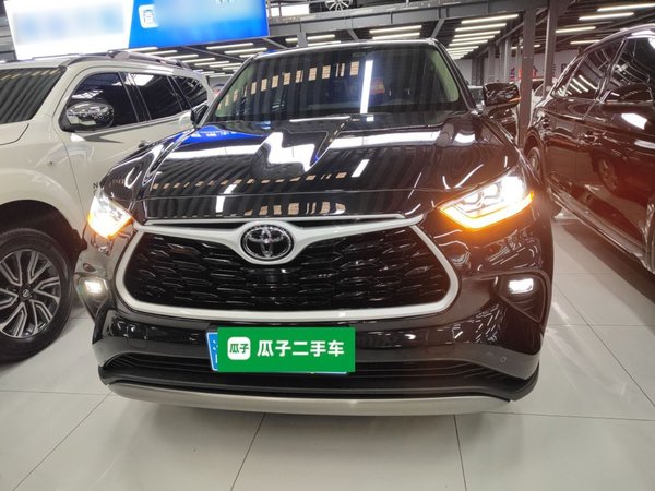 Toyota Highlander 2024, 25600 км, за 32511 USD
