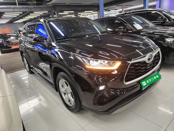 Toyota Highlander 2024, 25600 км, за 32511 USD