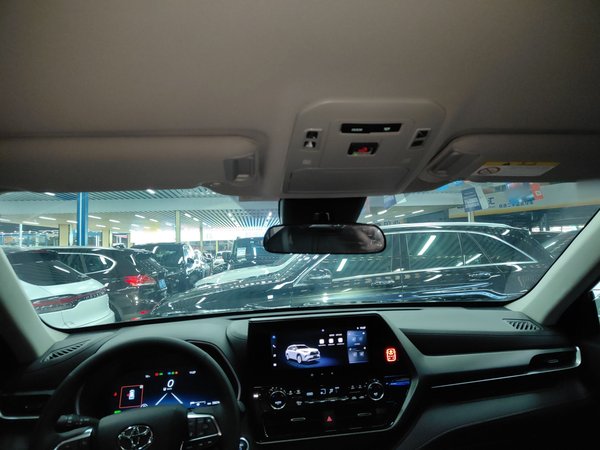 Toyota Highlander 2024, 25600 км, за 32511 USD - фото 17