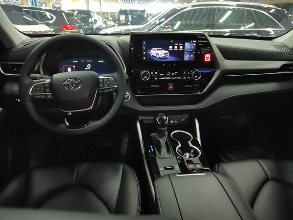 Toyota Highlander 2024, 25600 км, за 32511 USD - фото 14