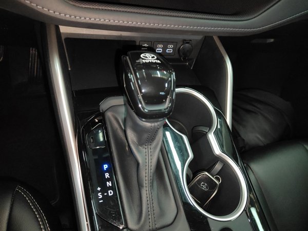 Toyota Highlander 2024, 25600 км, за 32511 USD - фото 12