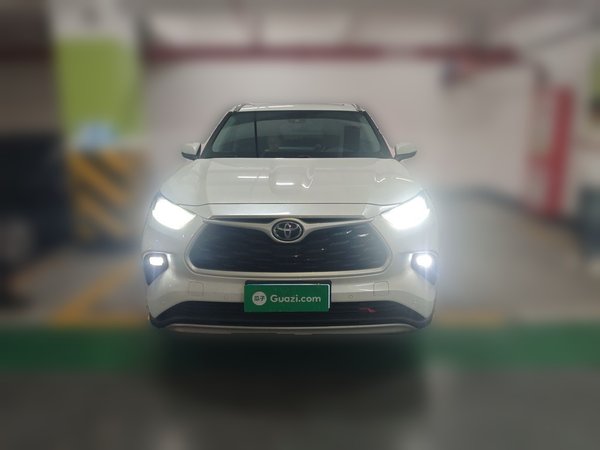Toyota Highlander 2024, 11700 км, за 33494 USD