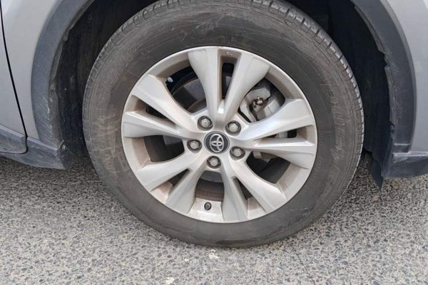 Toyota IZOA 2021, 26000 км, за 11889 USD