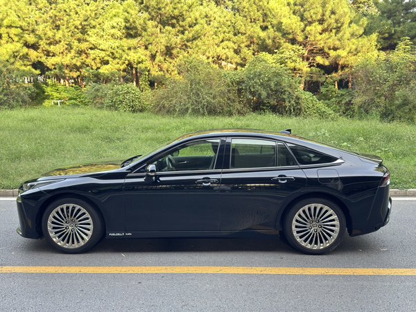 Toyota Mirai 2023, 9300 км, за 30450 USD - фото 9