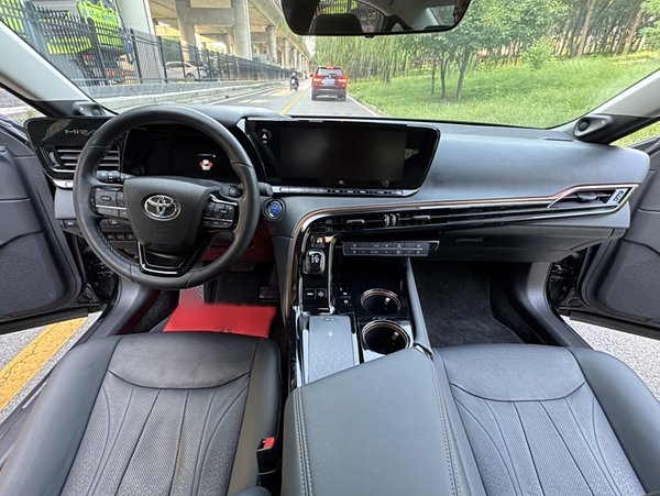 Toyota Mirai 2023, 9300 км, за 30450 USD - фото 14