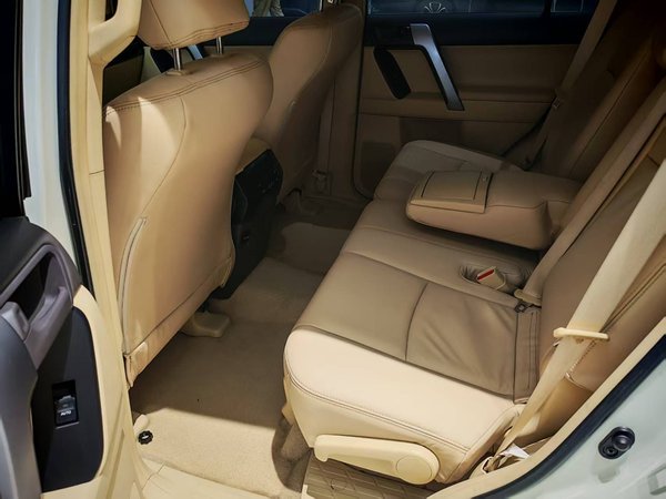 Toyota Land Cruiser Prado 2015, 144700 км, за 33021 USD - фото 11