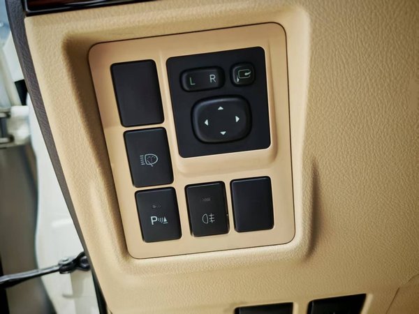 Toyota Land Cruiser Prado 2015, 144700 км, за 33021 USD - фото 16