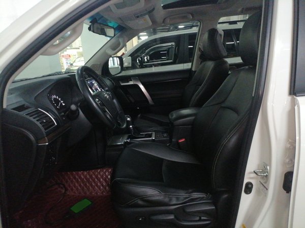 Toyota Land Cruiser Prado 2018, 110000 км, за 44641 USD - фото 18