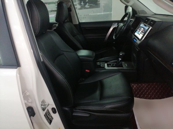 Toyota Land Cruiser Prado 2018, 110000 км, за 44641 USD - фото 23