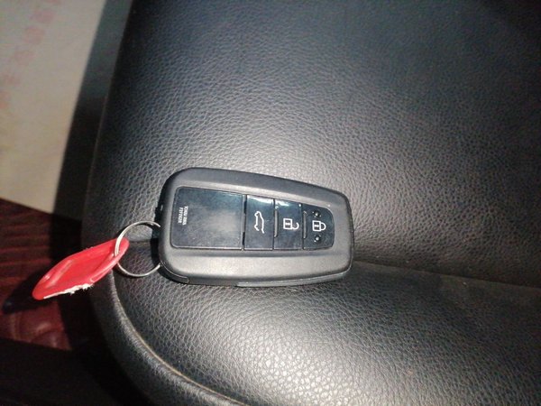 Toyota Land Cruiser Prado 2018, 110000 км, за 44641 USD - фото 12