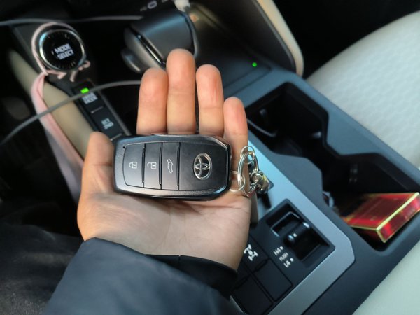 Toyota Prado 2024, 33100 км, за 64800 USD - фото 16