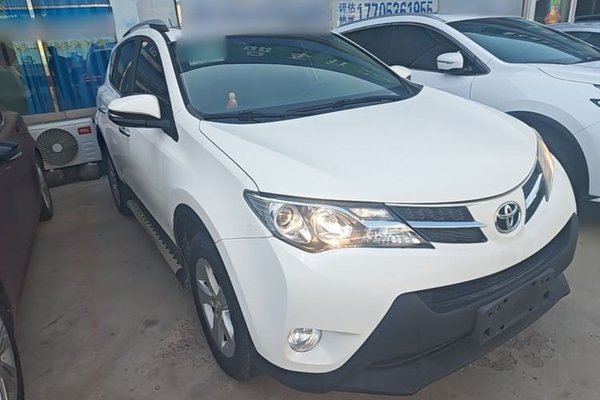 Toyota RAV4 2013, за 8386 USD