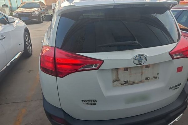 Toyota RAV4 2013, за 8386 USD