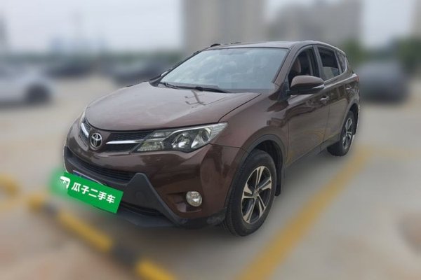 Toyota RAV4 · 2015 год