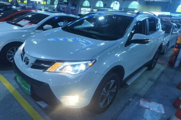 Toyota RAV4 · 2015 год