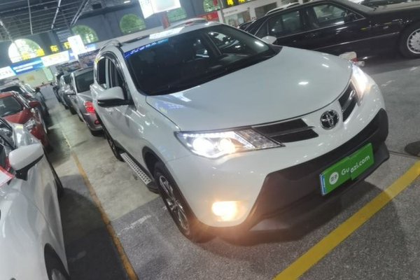 Toyota RAV4 2015, 136900 км, за 10567 USD