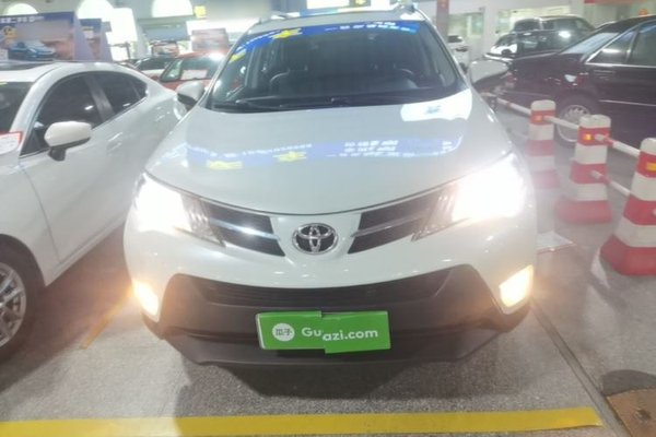 Toyota RAV4 2015, 136900 км, за 10567 USD