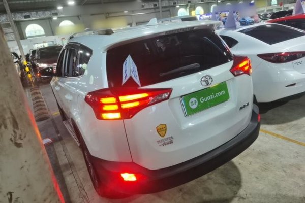 Toyota RAV4 2015, 136900 км, за 10567 USD