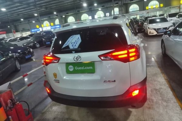 Toyota RAV4 2015, 136900 км, за 10567 USD