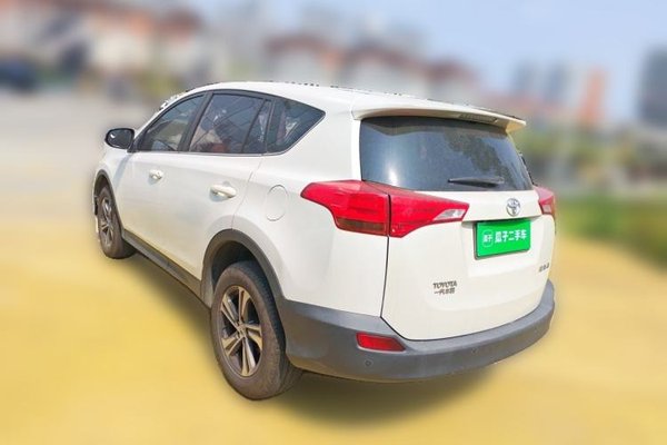 Toyota RAV4 2015, 159400 км, за 6838 USD