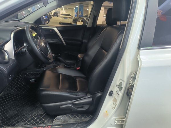 Toyota RAV4 2015, 165000 км, за 8997 USD - фото 18