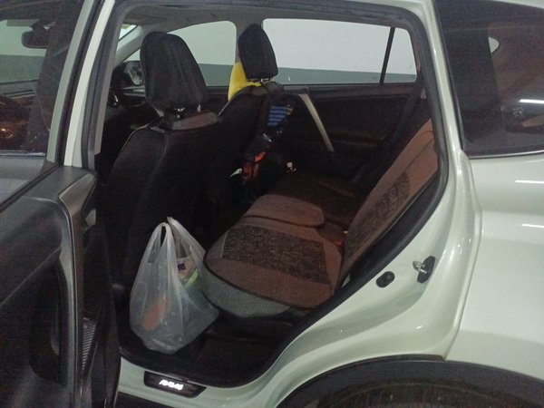 Toyota RAV4 2015, 97900 км, за 9802 USD - фото 14