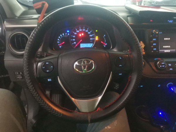Toyota RAV4 2016, 98100 км, за 10687 USD - фото 10