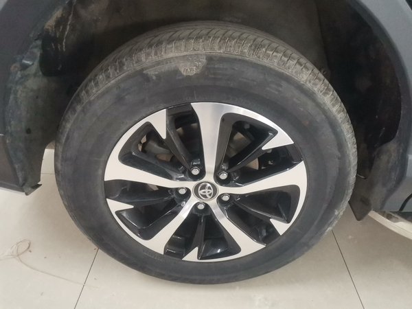 Toyota RAV4 2016, 98100 км, за 10687 USD - фото 29