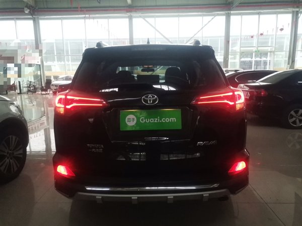 Toyota RAV4 2016, 98100 км, за 10687 USD