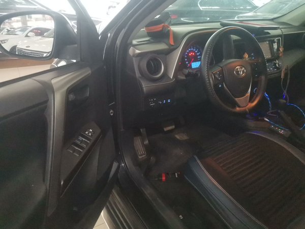 Toyota RAV4 2016, 98100 км, за 10687 USD - фото 15