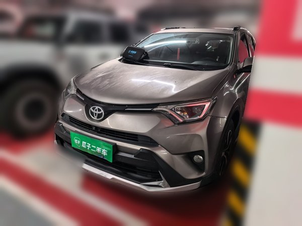 Toyota RAV4 · 2016 год