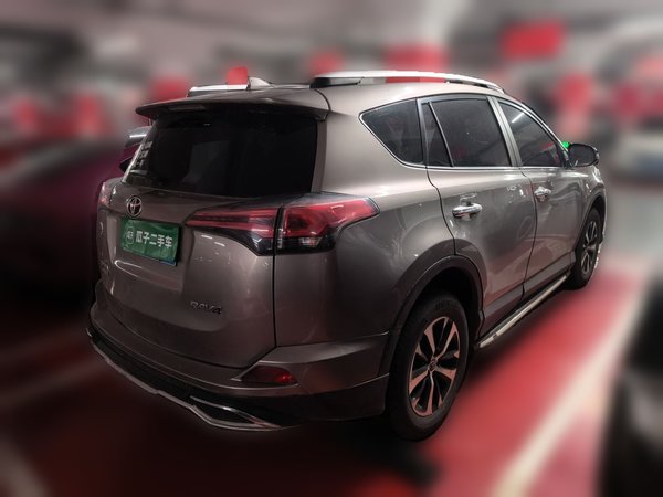 Toyota RAV4 2016, 90100 км, за 10790 USD